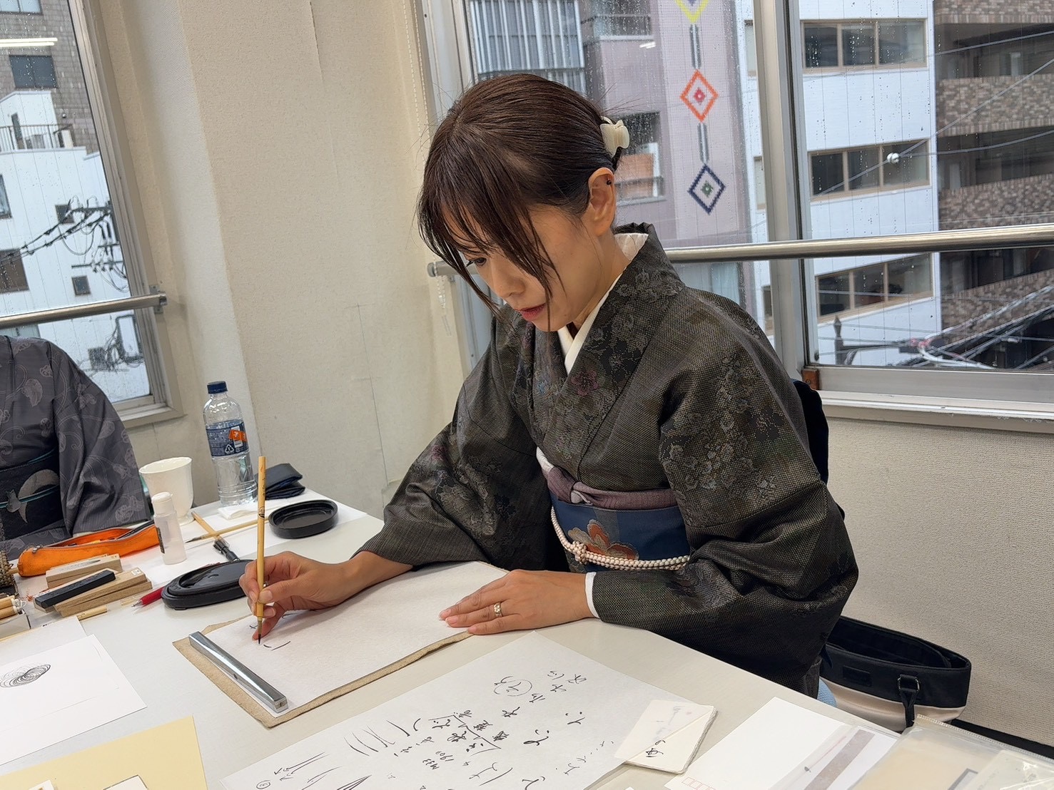 🌸【着物でお出かけ和なび】かな書き体験🌸